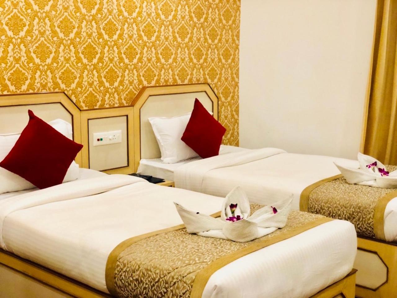 Hotel Prag Continental Gauháti Kültér fotó