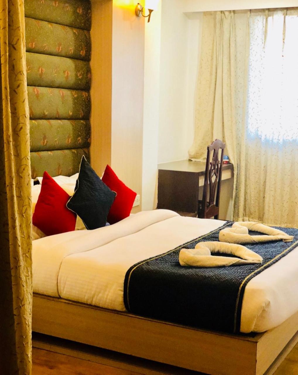 Hotel Prag Continental Gauháti Kültér fotó