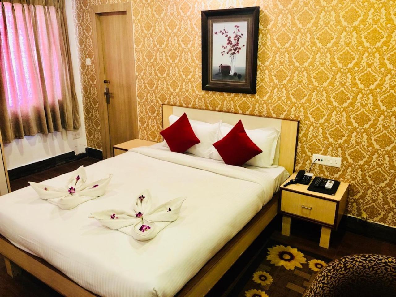 Hotel Prag Continental Gauháti Kültér fotó