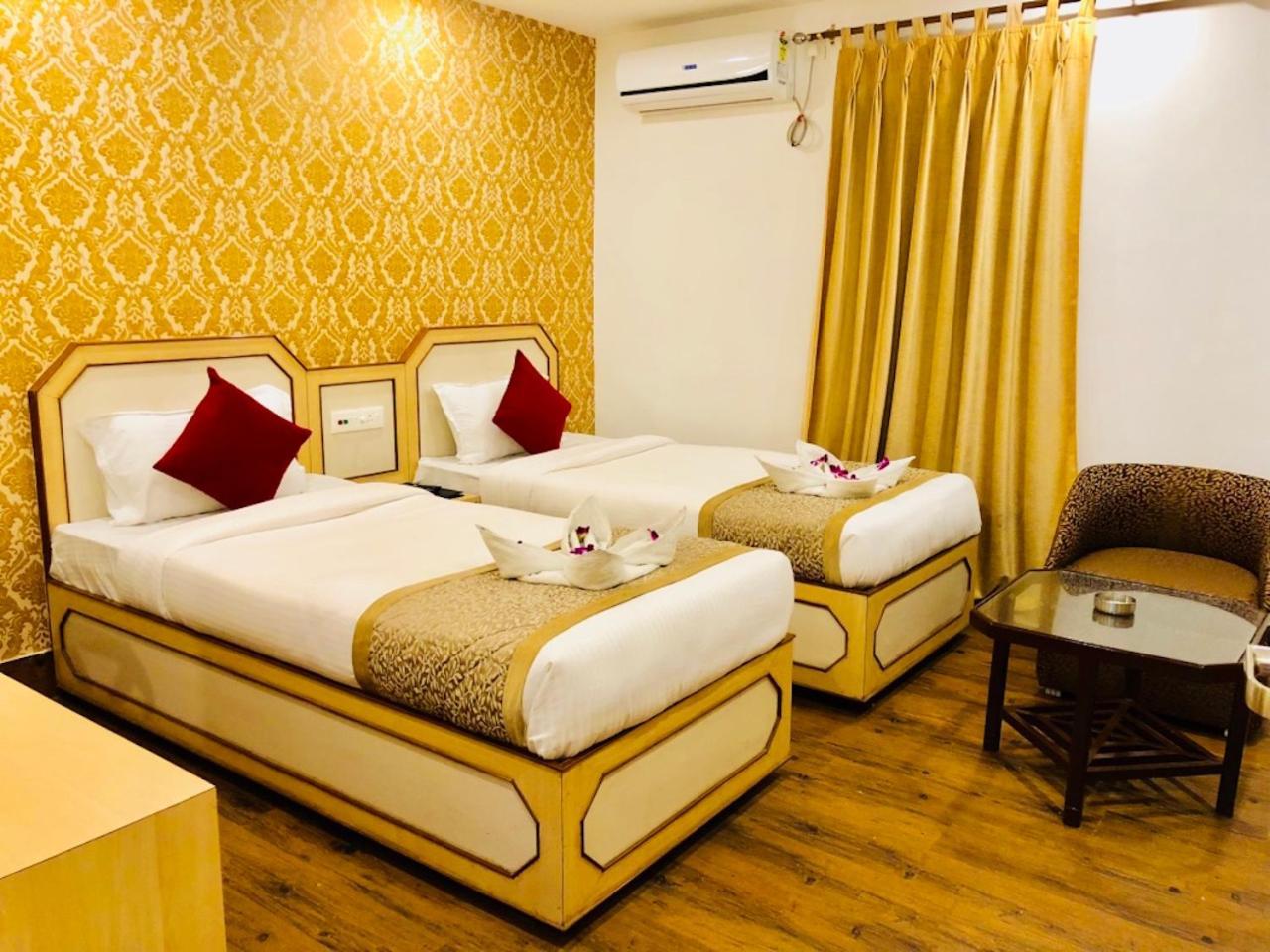 Hotel Prag Continental Gauháti Kültér fotó